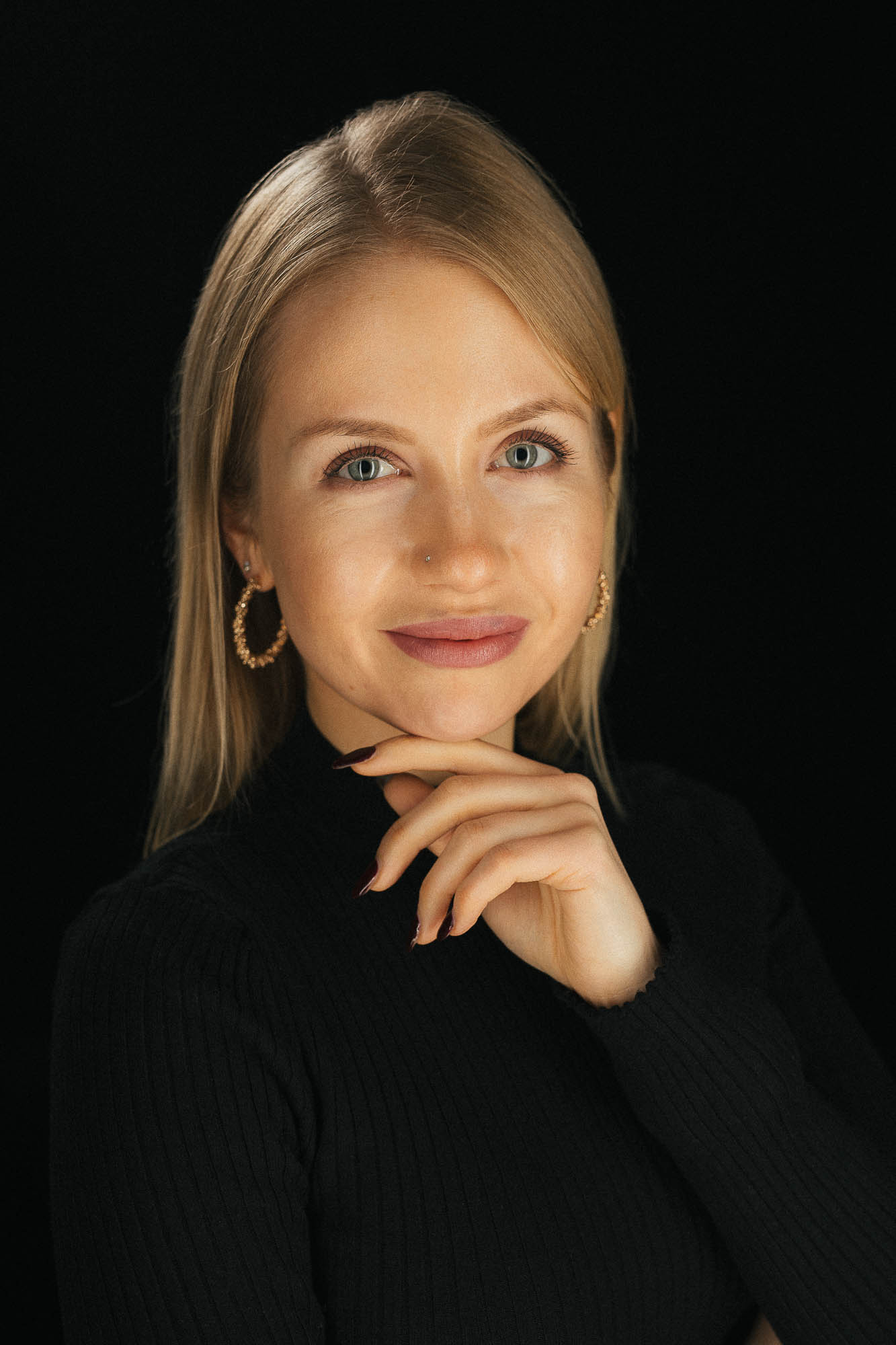 Export x3 Headshot  06659 Dez 01 2019 Bearbeitet 2 Headshots 2019  Miro Nicole Nadine